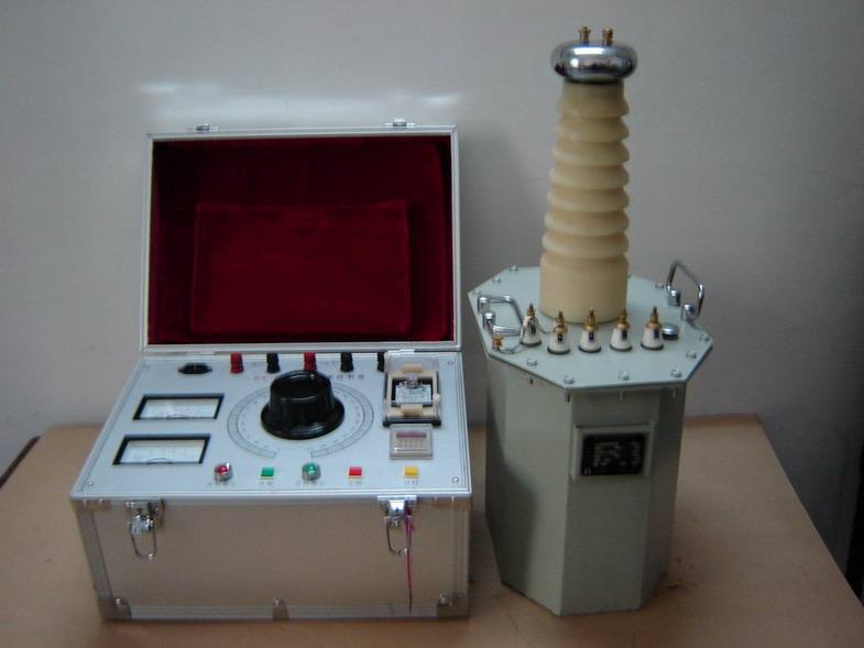 交直流高壓試驗變壓器-揚州達瑞(圖1)